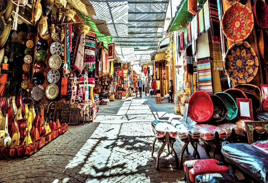 Colorful-souvenir-stores-so-appealing-to-tourists-in-the-old-medina-of-Rabat-during-ordinary-times.