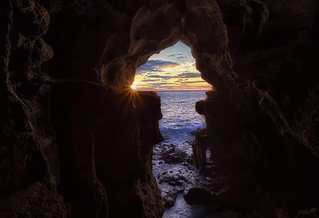 the-caves-of-Hercules-tanger-shore
